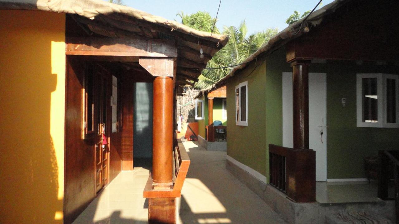 Casa Fiesta Sea Front Beach Huts Patnem Beach 外观 照片