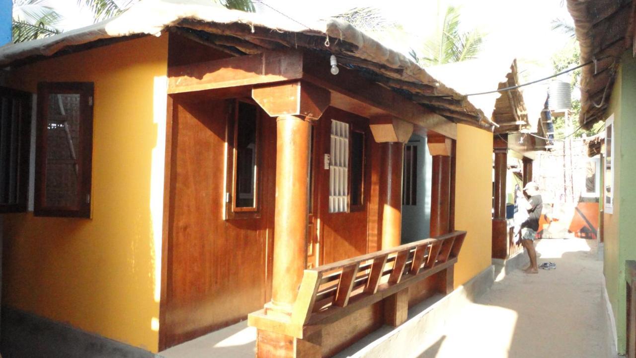 Casa Fiesta Sea Front Beach Huts Patnem Beach 外观 照片