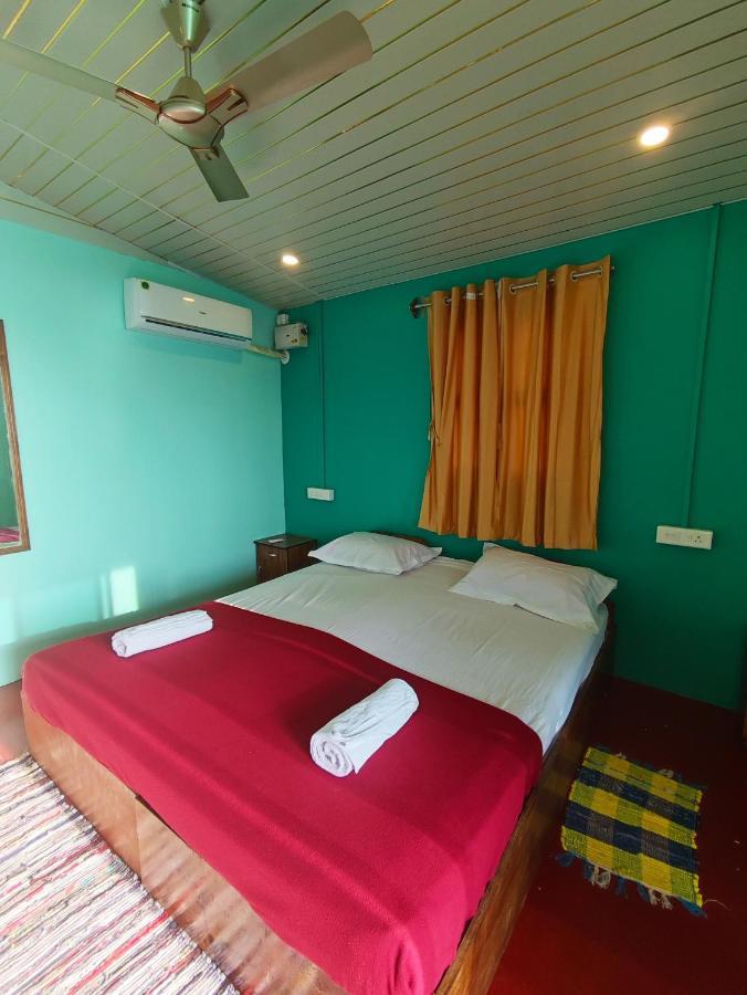 Casa Fiesta Sea Front Beach Huts Patnem Beach 外观 照片