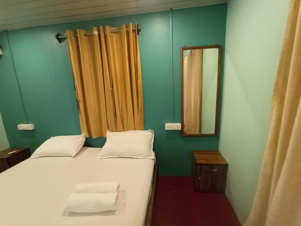 Casa Fiesta Sea Front Beach Huts Patnem Beach 外观 照片