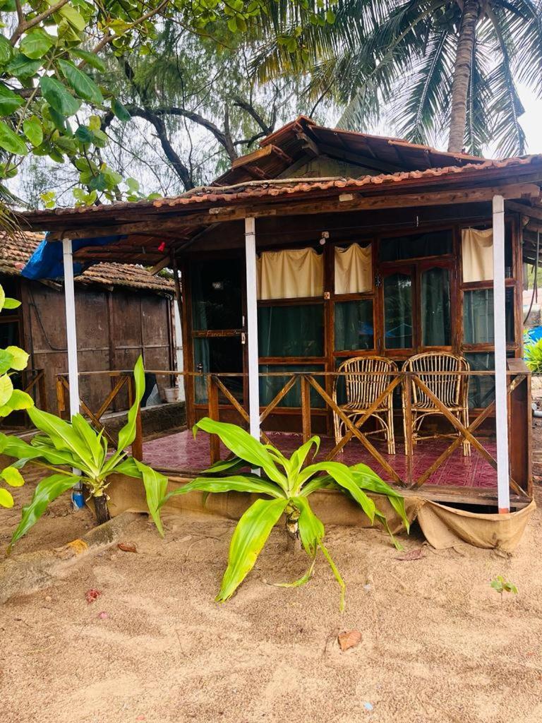 Casa Fiesta Sea Front Beach Huts Patnem Beach 外观 照片
